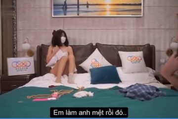 Gái mới lớn nông nổi bị trai hư phá trinh Zhao Yalin